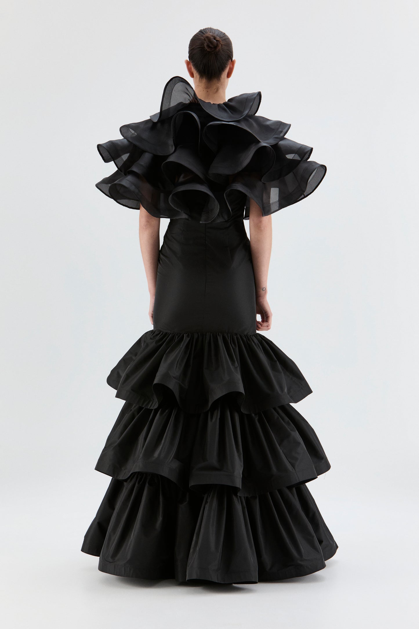 BLACK MAXIAVEDON CAPE