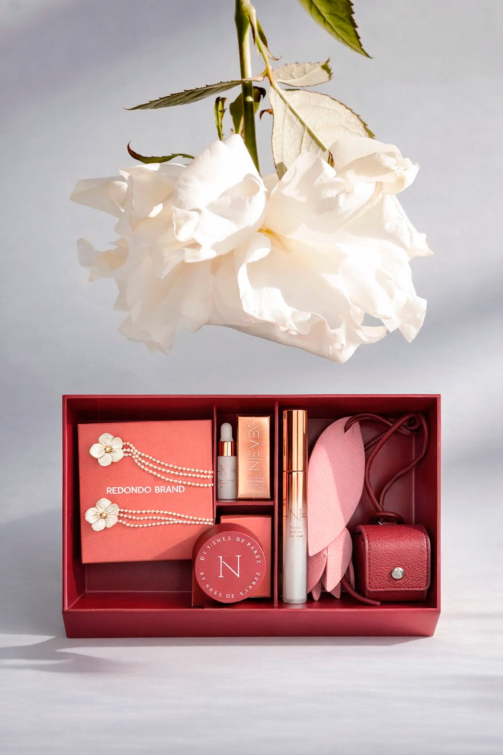 EDICIÓN ESPECIAL - NIEVES BEAUTY X REDONDO BRAND.   PENDIENTES JAIPUR