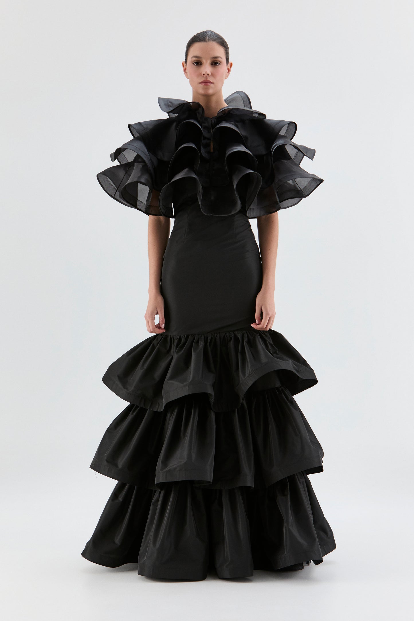 BLACK MAXIAVEDON CAPE